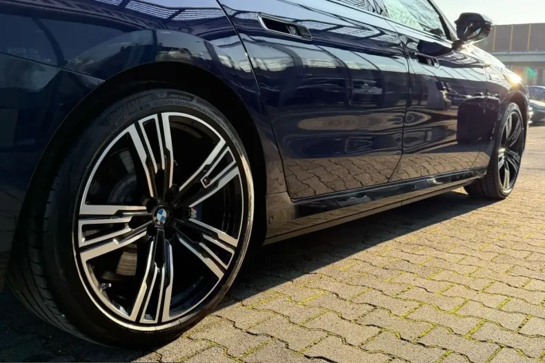 BMW i7 (Seria 7) din 2025 cu 1.611 km - oferta BMW199456 - foto 12