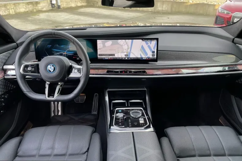 BMW i7 (Seria 7) din 2025 cu 2.913 km - oferta BMW199457 - foto 2