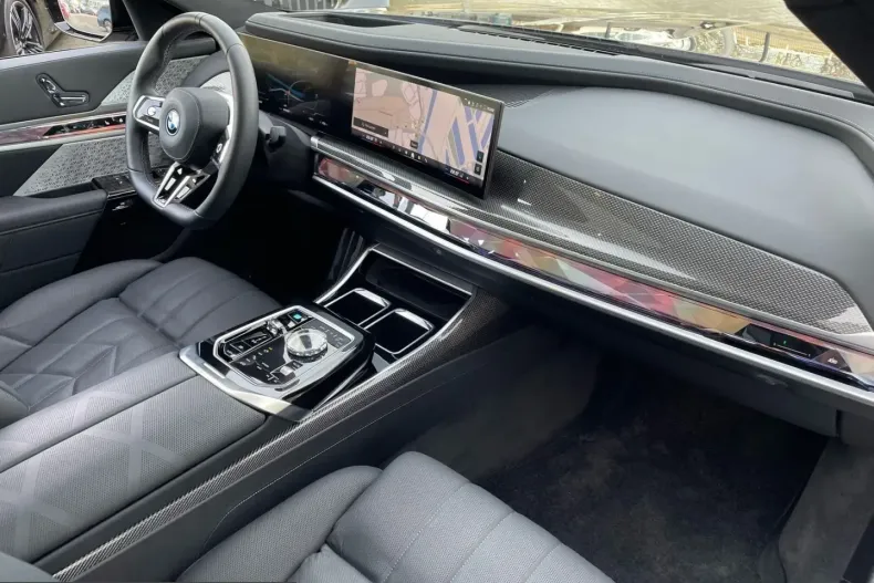 BMW i7 (Seria 7) din 2025 cu 2.913 km - oferta BMW199457 - foto 4