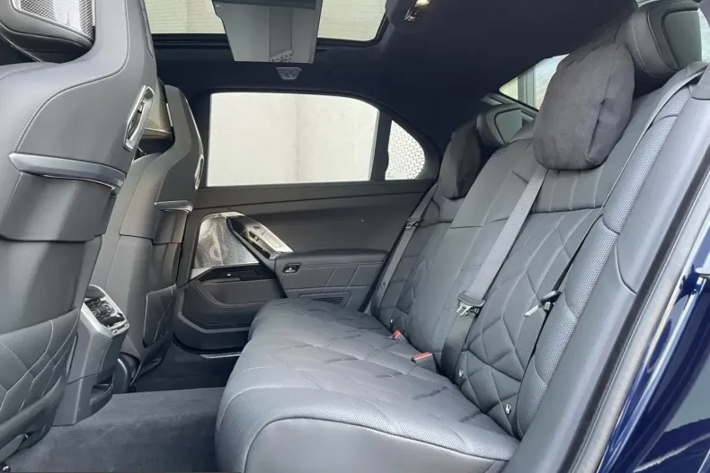 BMW i7 (Seria 7) din 2025 cu 2.913 km - oferta BMW199457 - foto 18