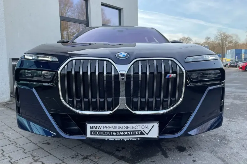 BMW i7 (Seria 7) din 2025 cu 2.913 km - oferta BMW199457 - foto 28