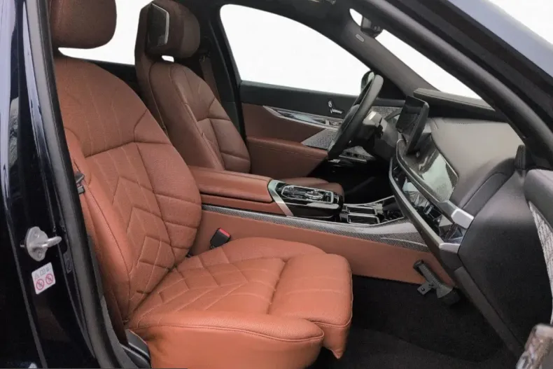 BMW i7 (Seria 7) din 2025 cu 44.932 km - oferta BMW199458 - foto 3