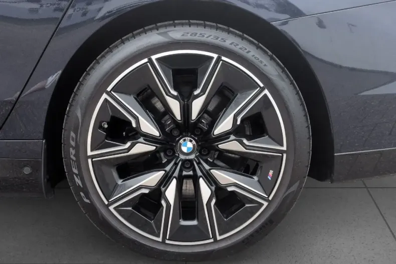 BMW i7 (Seria 7) din 2025 cu 44.932 km - oferta BMW199458 - foto 9