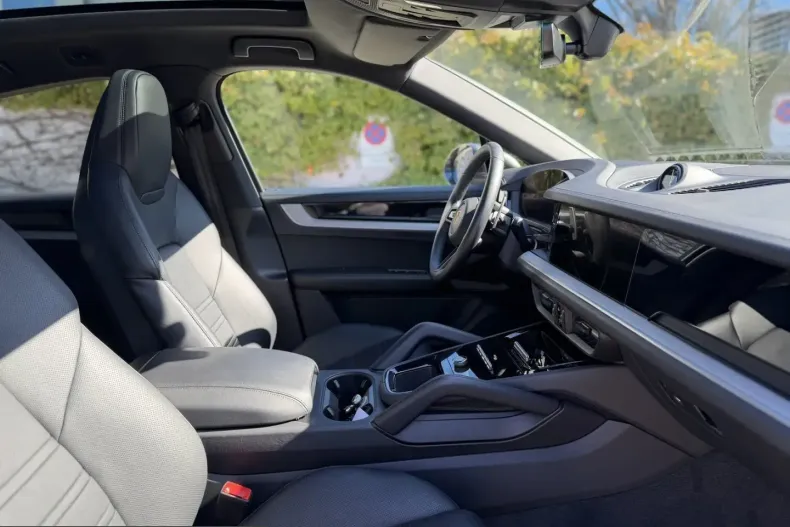 Porsche Cayenne din 2023 cu 45.262 km - oferta POR199466 - foto 5