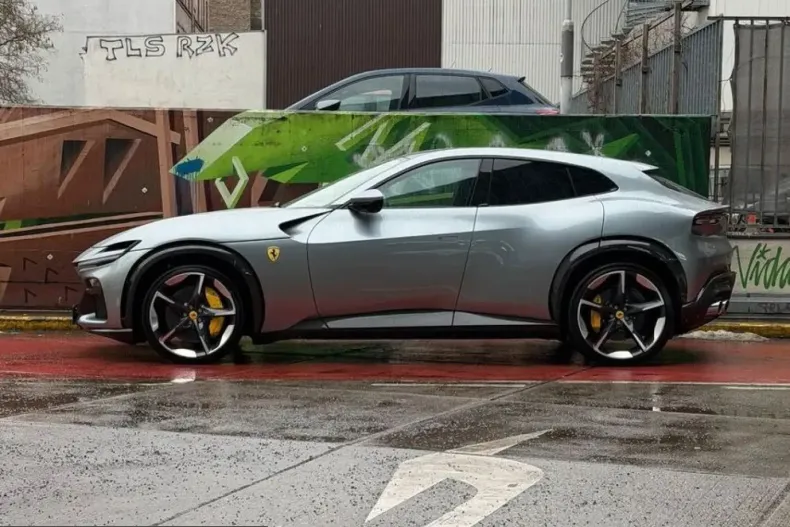 Ferrari Purosangue din 2023 cu 48.800 km - oferta FER199472 - foto 3