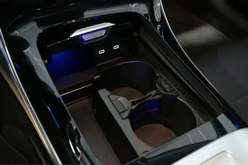 Mercedes-Benz C 300 (Clasa C) din 2024 cu 5.804 km - oferta MER199484 - foto 15