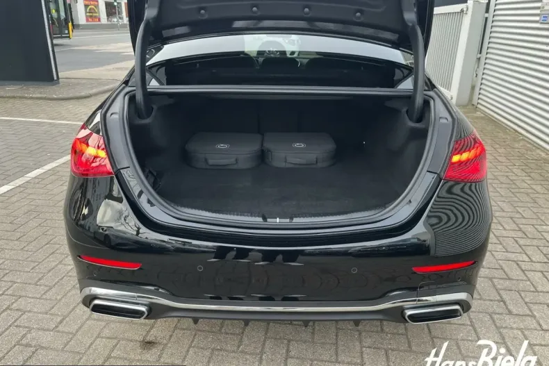 Mercedes-Benz C 300 (Clasa C) din 2025 cu 9.122 km - oferta MER199486 - foto 5