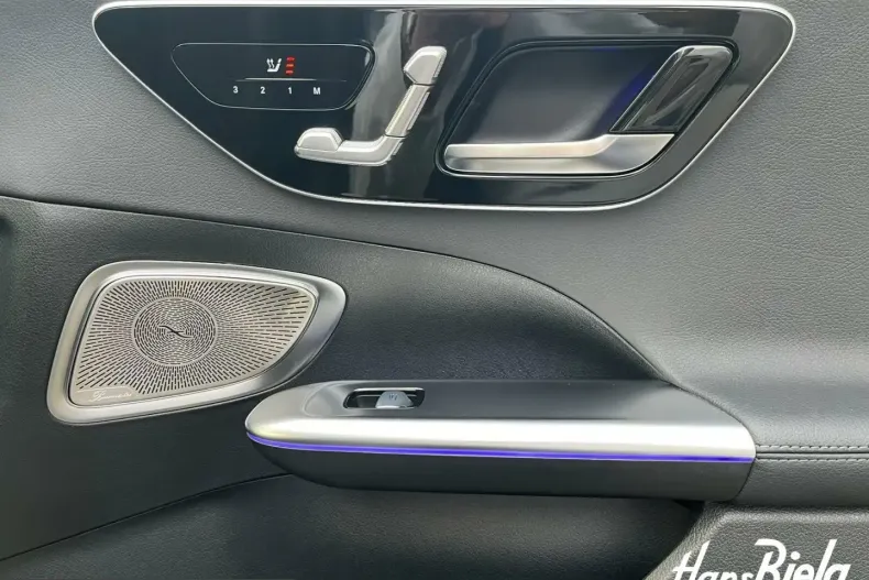 Mercedes-Benz C 300 (Clasa C) din 2025 cu 9.122 km - oferta MER199486 - foto 10