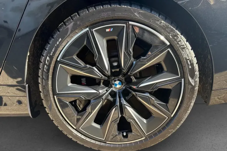 BMW M760 (Seria 7) din 2024 cu 48.756 km - oferta BMW199490 - foto 13