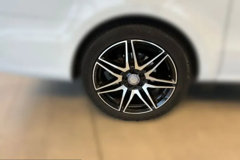 Mercedes-Benz V 300 (Clasa V) din 2022 cu 82.079 km - oferta MER199496 - foto 5