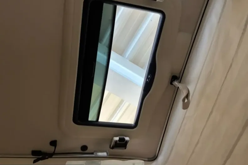 Mercedes-Benz V 300 (Clasa V) din 2022 cu 82.079 km - oferta MER199496 - foto 17