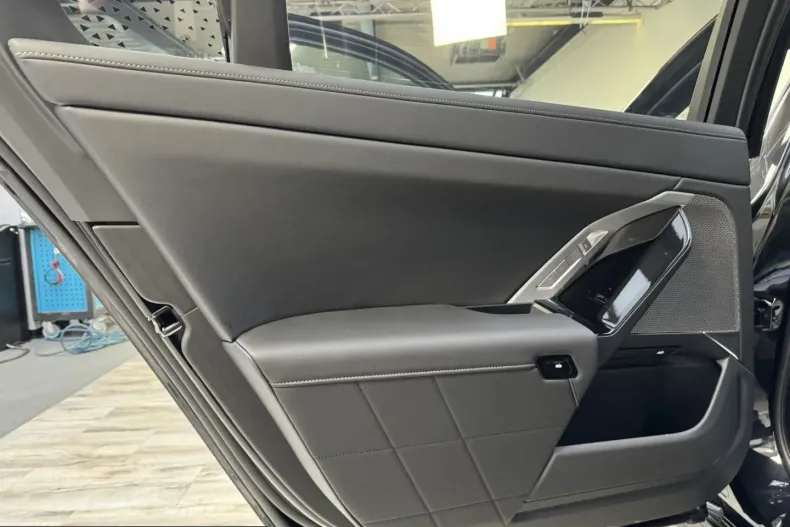 BMW 750 (Seria 7) din 2025 cu 17.700 km - oferta BMW199509 - foto 21