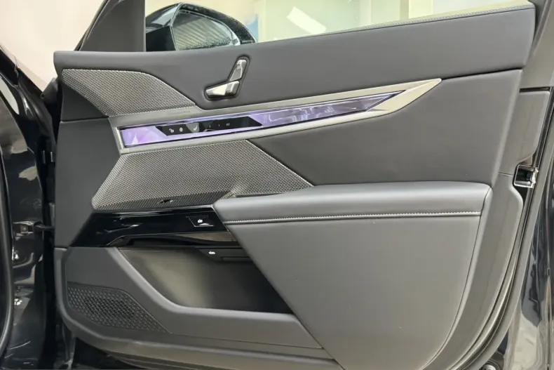 BMW 750 (Seria 7) din 2025 cu 17.700 km - oferta BMW199509 - foto 34