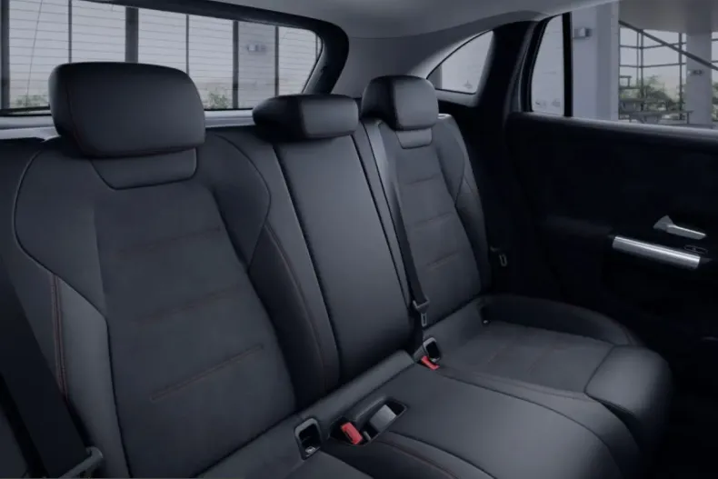 Mercedes-Benz GLA 200 (Clasa GLA) din 2023 cu 3.216 km - oferta MER199511 - foto 7