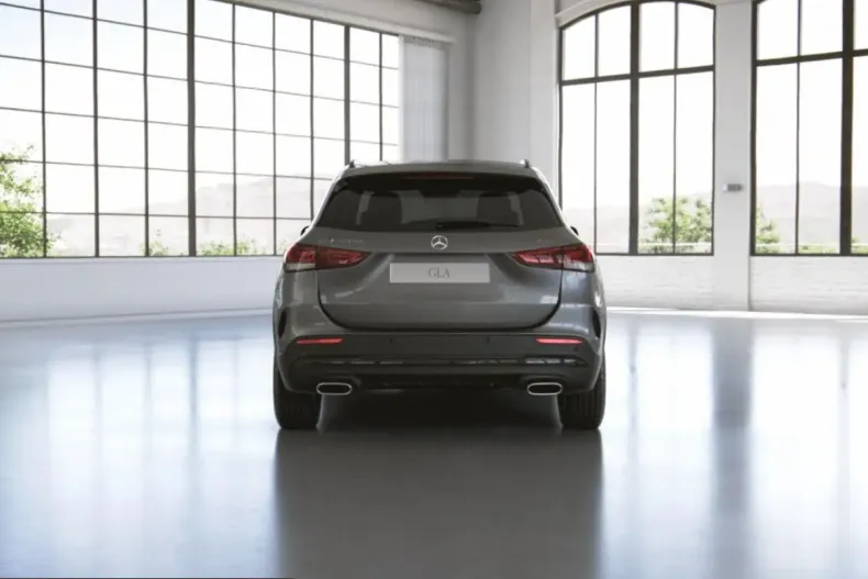 Mercedes-Benz GLA 200 (Clasa GLA) din 2023 cu 3.216 km - oferta MER199511 - foto 9