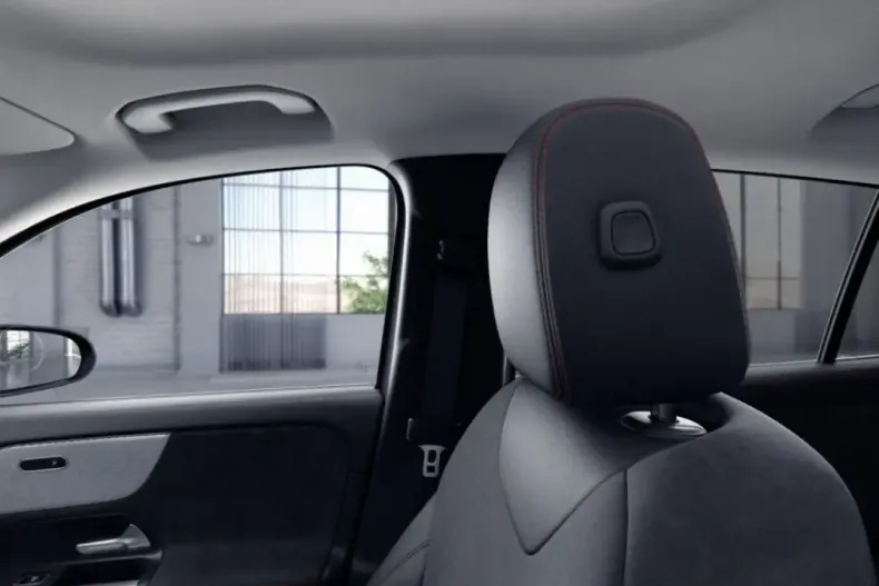 Mercedes-Benz GLA 200 (Clasa GLA) din 2023 cu 3.216 km - oferta MER199511 - foto 16