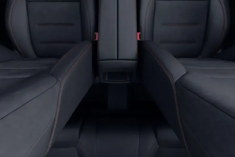 Mercedes-Benz GLA 200 (Clasa GLA) din 2023 cu 3.216 km - oferta MER199511 - foto 18