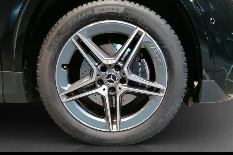 Mercedes-Benz GLA 200 (Clasa GLA) din 2024 cu 34.965 km - oferta MER199512 - foto 4