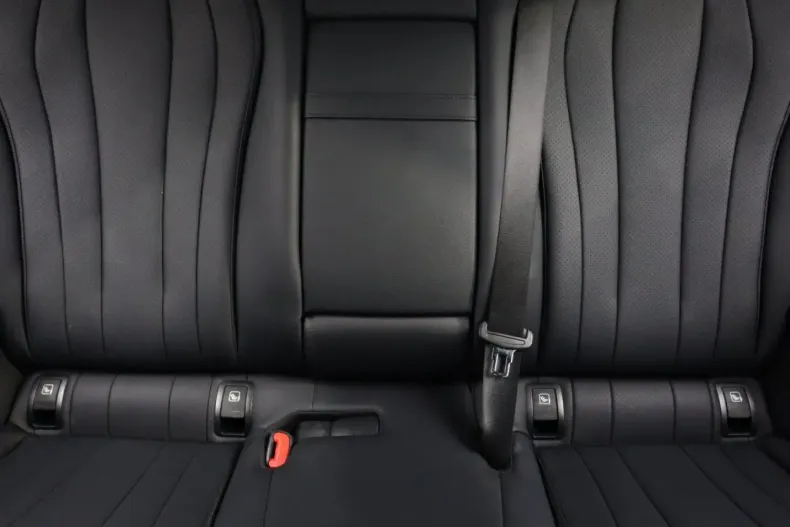 Mercedes-Benz E 220 (Clasa E) din 2024 cu 44.695 km - oferta MER199517 - foto 8