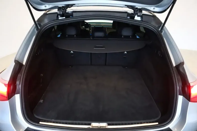 Mercedes-Benz E 220 (Clasa E) din 2024 cu 44.695 km - oferta MER199517 - foto 12