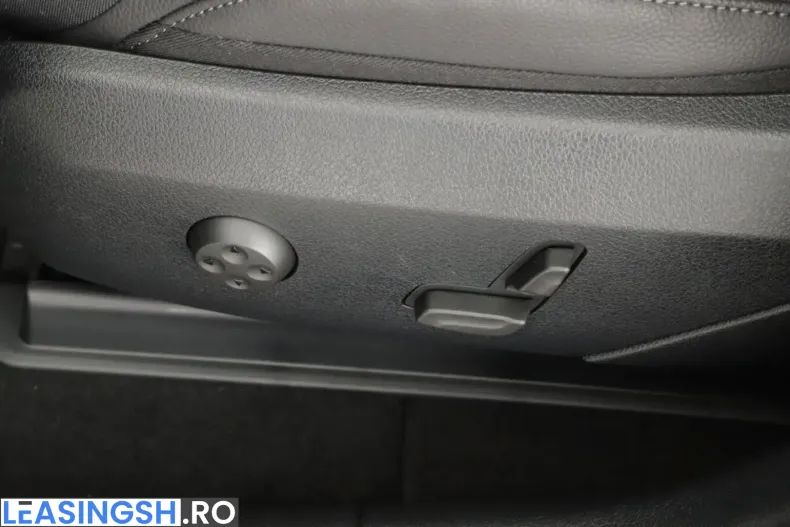 Mercedes-Benz GLC 300 (Clasa GLC) din 2025 cu 13.964 km - oferta MER199518 - foto 13