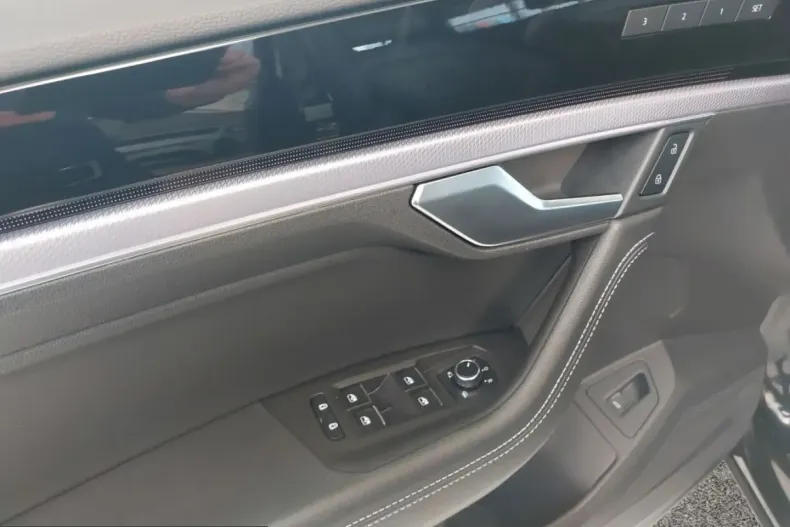 Volkswagen Touareg din 2022 cu 22.697 km - oferta VOL199527 - foto 16