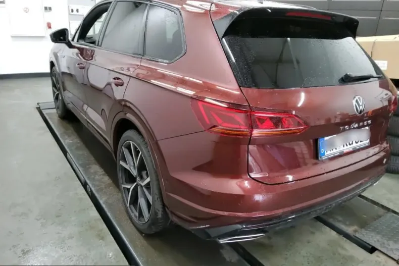 Volkswagen Touareg din 2023 cu 53.558 km - oferta VOL199528 - foto 3