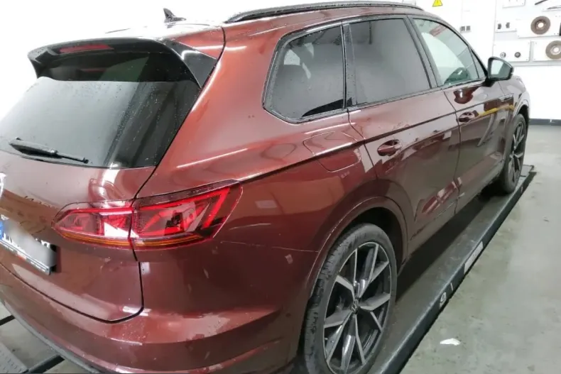 Volkswagen Touareg din 2023 cu 53.558 km - oferta VOL199528 - foto 4