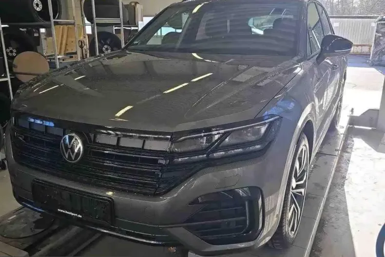 Volkswagen Touareg din 2023 cu 31.811 km - oferta VOL199530 - foto 1