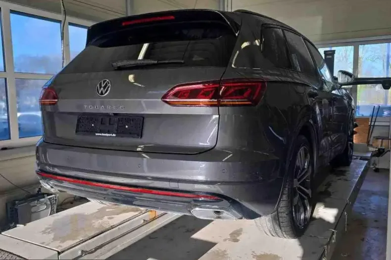 Volkswagen Touareg din 2023 cu 31.811 km - oferta VOL199530 - foto 4