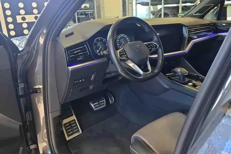 Volkswagen Touareg din 2023 cu 31.811 km - oferta VOL199530 - foto 5