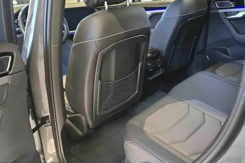 Volkswagen Touareg din 2023 cu 31.811 km - oferta VOL199530 - foto 6