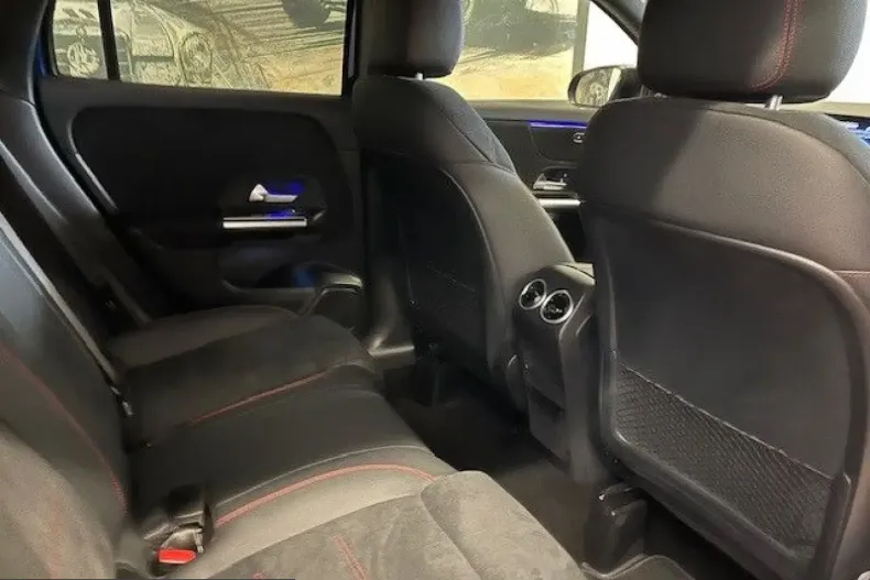 Mercedes-Benz GLA 200 (Clasa GLA) din 2025 cu 15.355 km - oferta MER199538 - foto 11