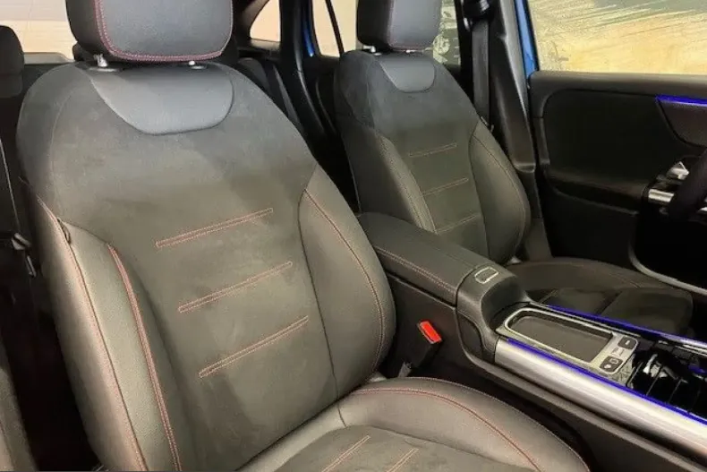 Mercedes-Benz GLA 200 (Clasa GLA) din 2025 cu 15.355 km - oferta MER199538 - foto 12