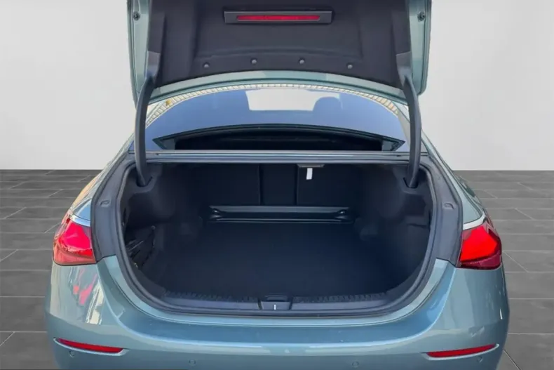 Mercedes-Benz E 450 (Clasa E) din 2024 cu 43.920 km - oferta MER199545 - foto 16