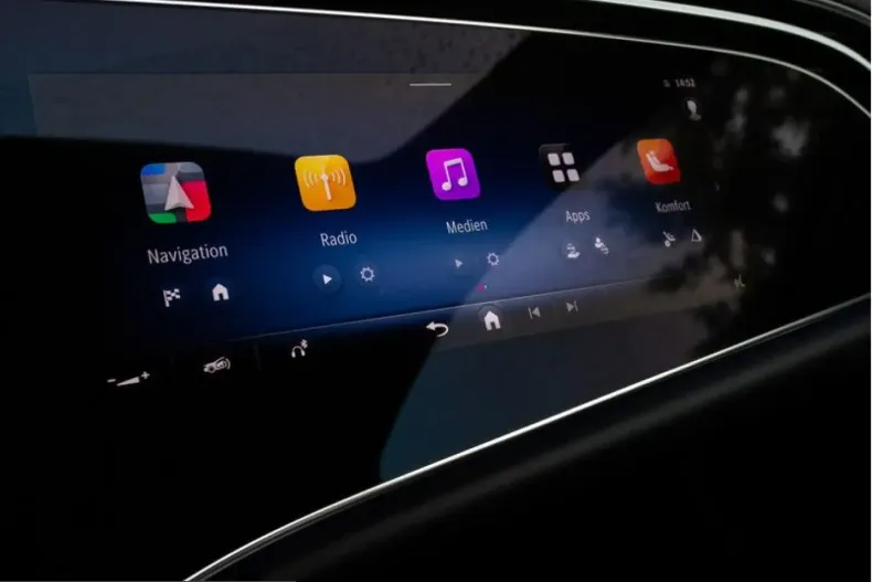 Mercedes-Benz E 400 (Clasa E) din 2025 cu 10.233 km - oferta MER199547 - foto 6