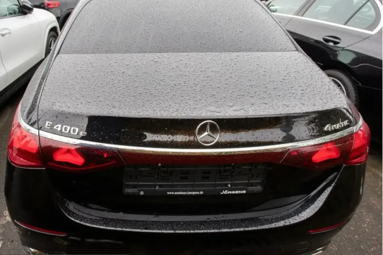 Mercedes-Benz E 400 (Clasa E) din 2025 cu 10.233 km - oferta MER199547 - foto 9