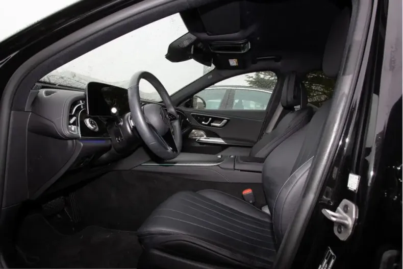 Mercedes-Benz E 400 (Clasa E) din 2025 cu 10.233 km - oferta MER199547 - foto 14