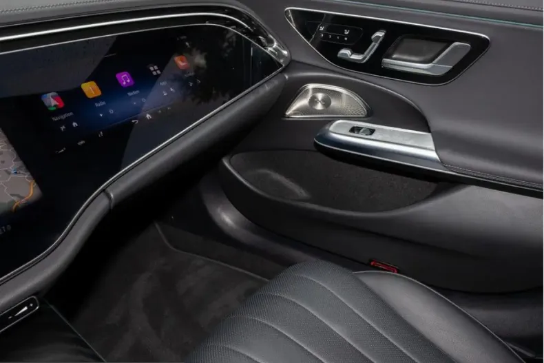 Mercedes-Benz E 400 (Clasa E) din 2025 cu 10.233 km - oferta MER199547 - foto 17