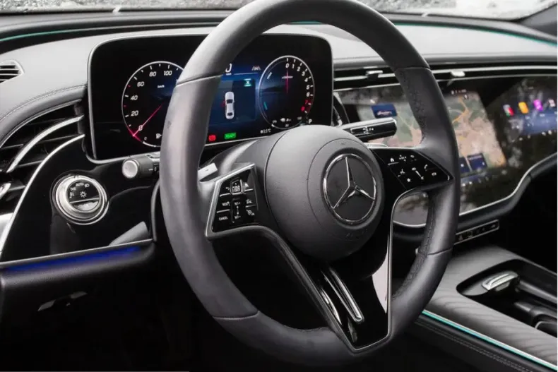 Mercedes-Benz E 400 (Clasa E) din 2025 cu 10.233 km - oferta MER199547 - foto 21