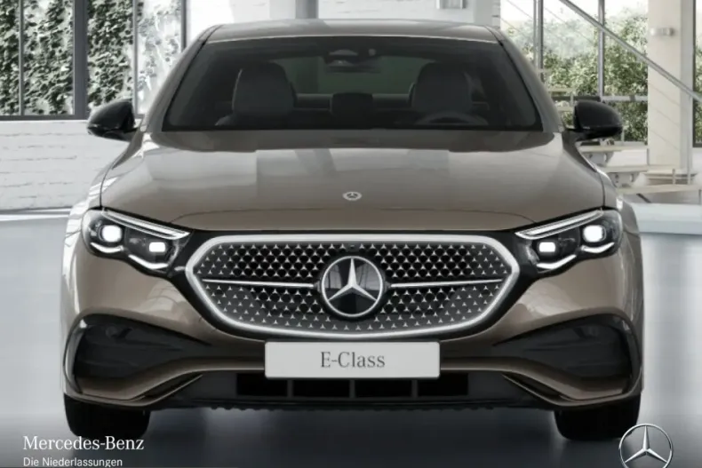 Mercedes-Benz E 300 (Clasa E) din 2025 cu 8.180 km - oferta MER199549 - foto 2