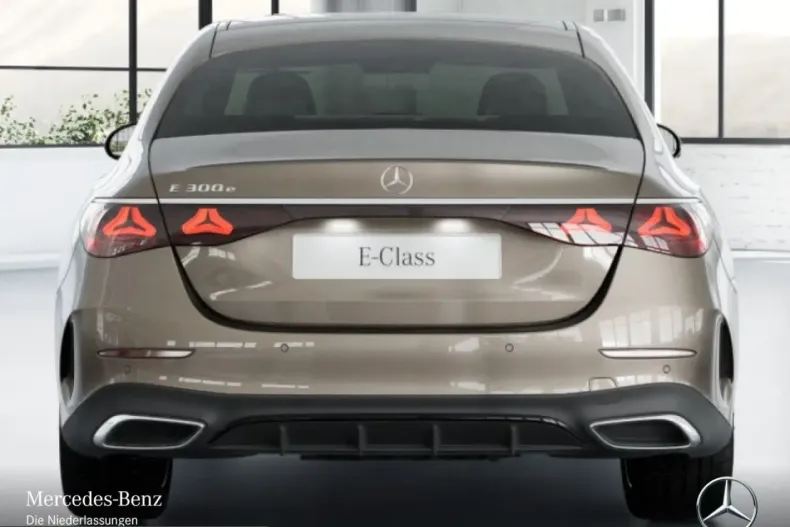 Mercedes-Benz E 300 (Clasa E) din 2025 cu 8.180 km - oferta MER199549 - foto 3