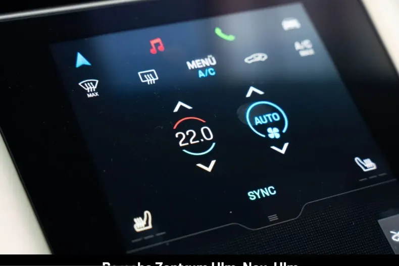 Porsche Taycan din 2022 cu 29.900 km - oferta POR199550 - foto 30