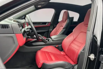 Porsche Cayenne din 2023 - oferta POR199559