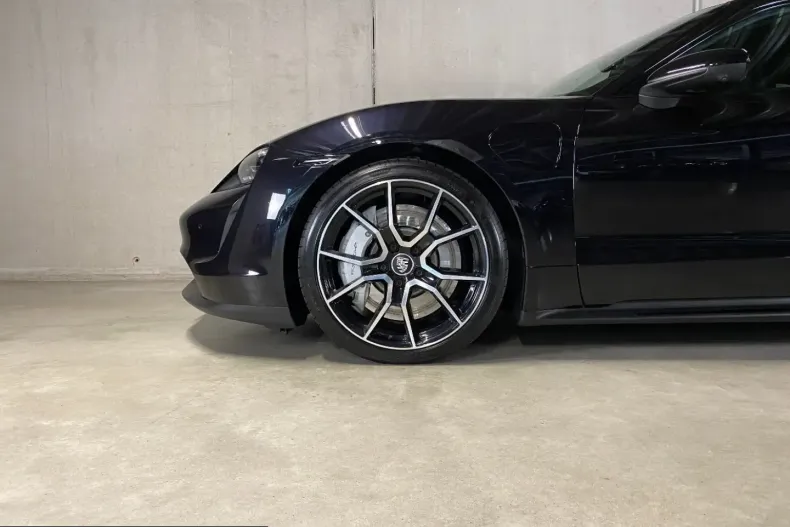 Porsche Taycan din 2023 cu 24.200 km - oferta POR199563 - foto 8