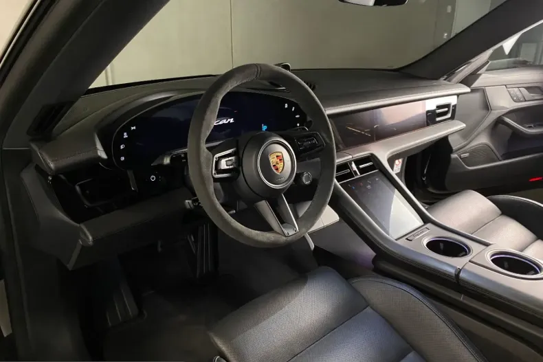 Porsche Taycan din 2023 cu 24.200 km - oferta POR199563 - foto 11