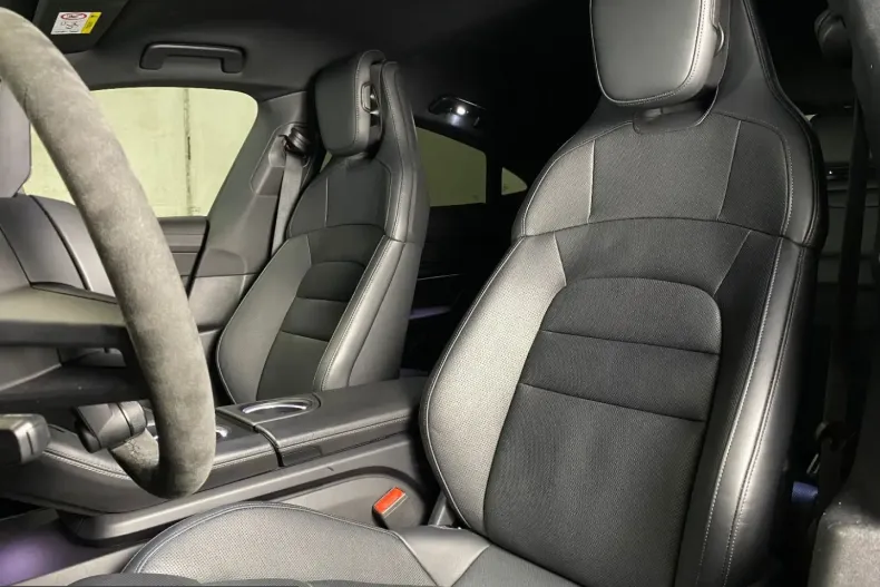 Porsche Taycan din 2023 cu 24.200 km - oferta POR199563 - foto 12