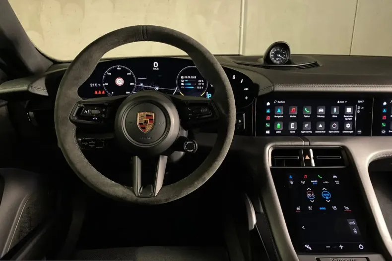 Porsche Taycan din 2023 cu 24.200 km - oferta POR199563 - foto 14