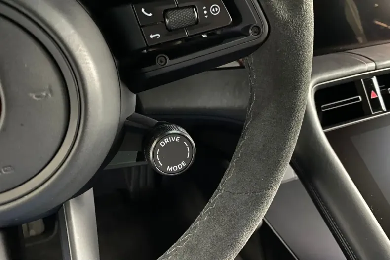 Porsche Taycan din 2023 cu 24.200 km - oferta POR199563 - foto 17