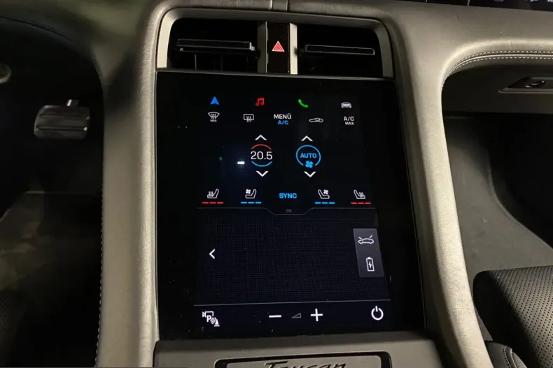 Porsche Taycan din 2023 cu 24.200 km - oferta POR199563 - foto 21